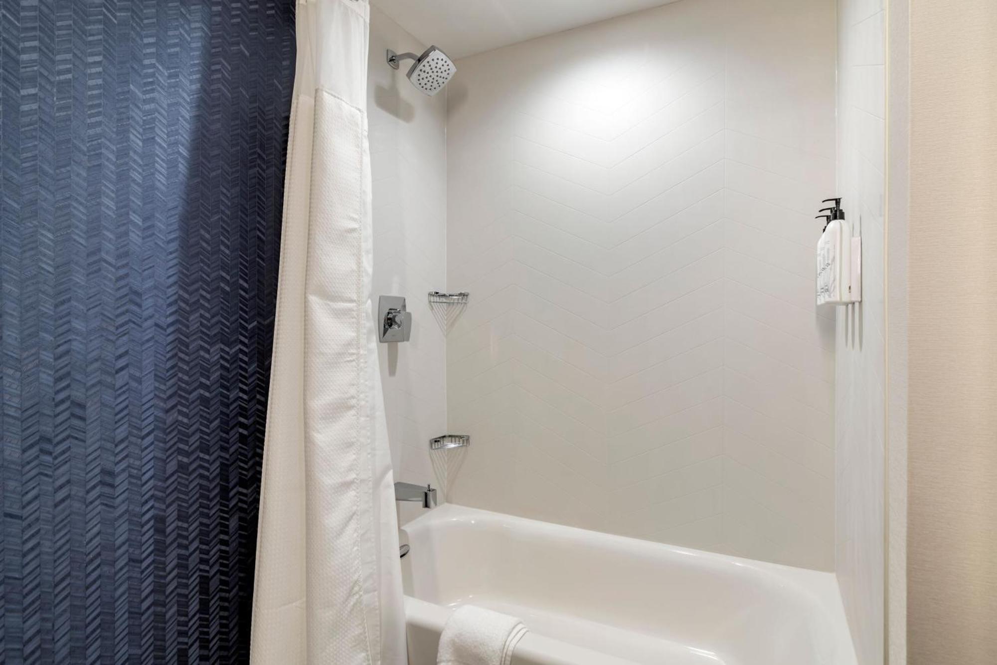 Fairfield By Marriott Inn & Suites 北康威 外观 照片